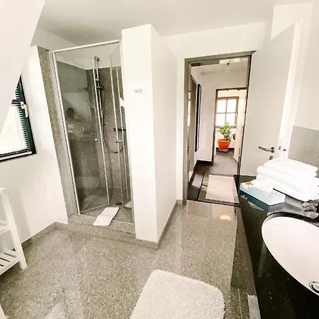 Restaurant Tonino 酒店 *